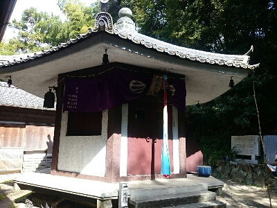 宜春院の六角堂