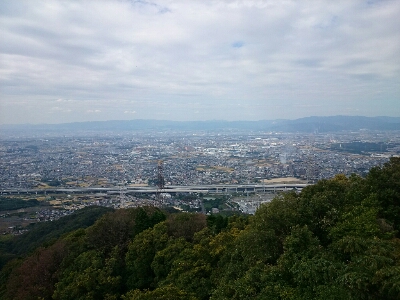 交野山から見た枚方市と交野市