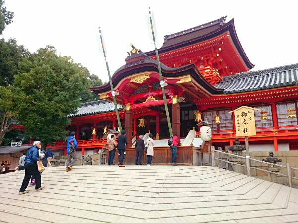 石清水八幡宮の拝殿で飾られる大きな矢