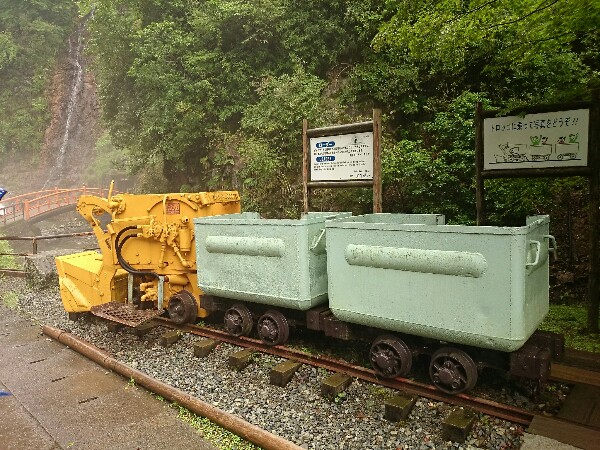 生野銀山で使用されていたトロッコ