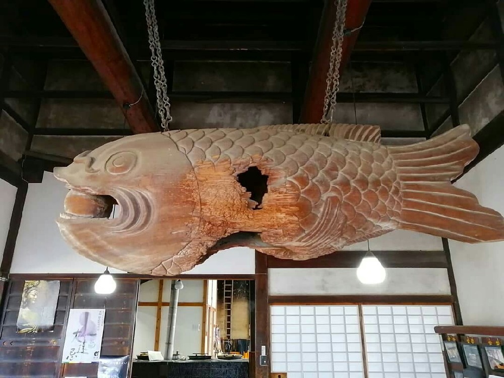 興聖寺の魚板