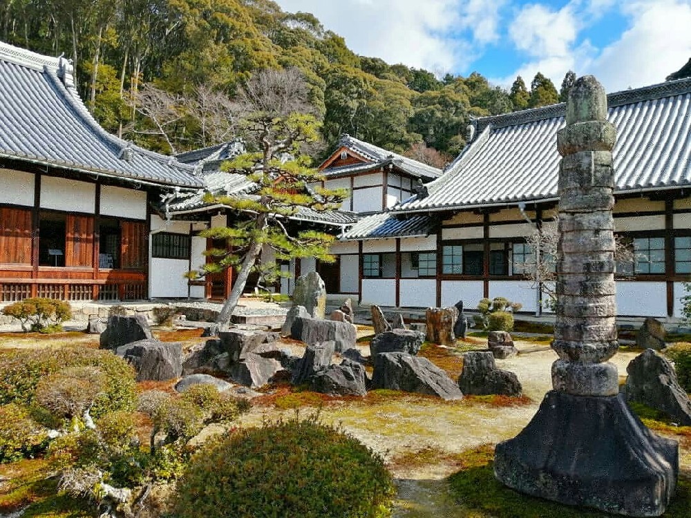 興聖寺の枯山水庭園