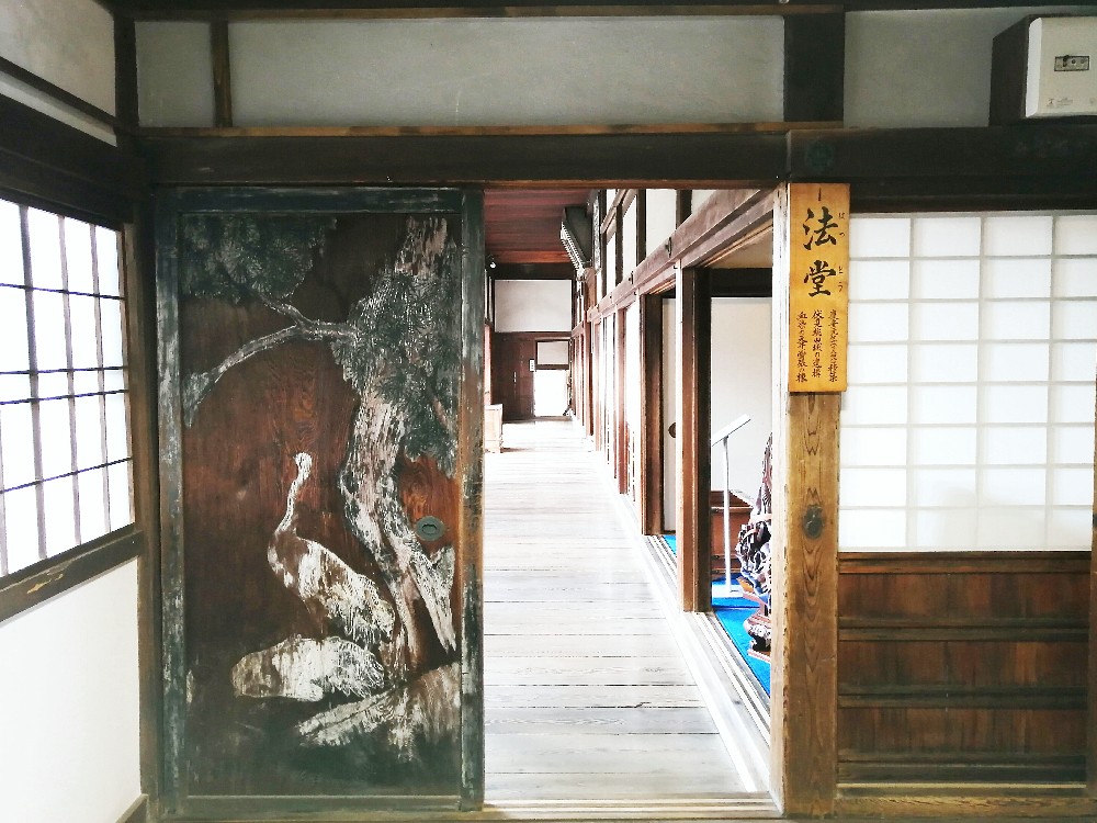 興聖寺の法堂