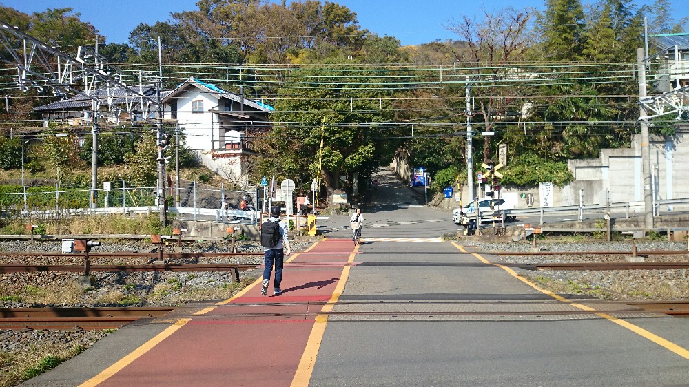 JR大山崎駅の踏切