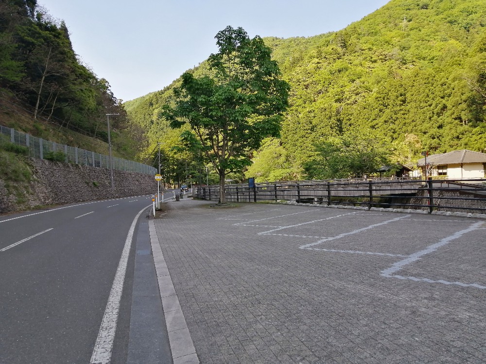 鵜の瀬の駐車場