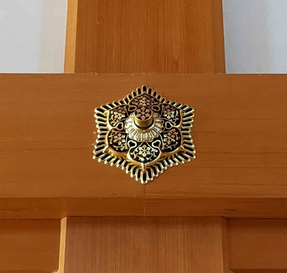 名古屋城本丸で施される六葉の裏葵の釘隠し