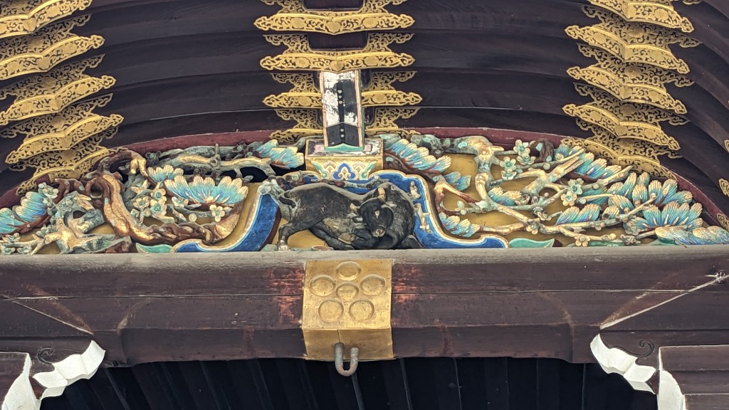 北野天満宮の七不思議【唯一の立ち牛】