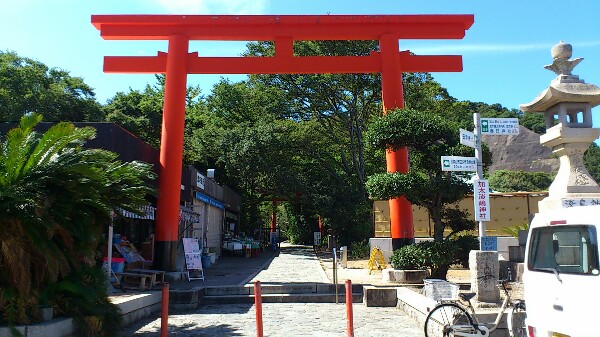 淡嶋神社の一の鳥居（入口）