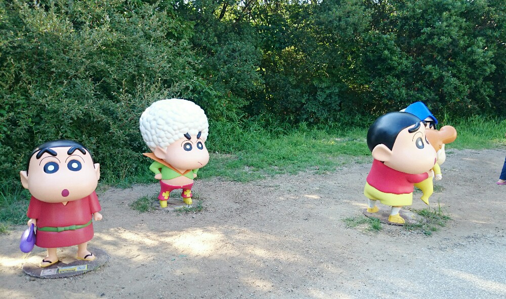 沢山のキャラクターのオブジェがあり、ファンにはたまらない場所