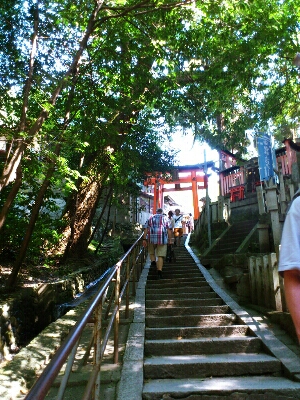 神秘的な雰囲気が漂う「熊鷹社(くまたかしゃ)