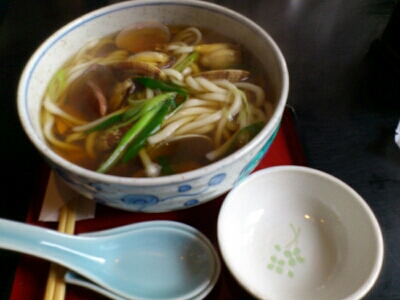 子どもが注文したはしだて茶屋のあさりそば