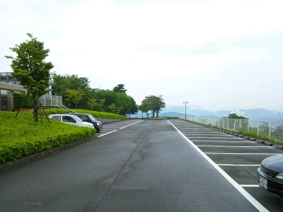 五老スカイタワーの駐車場の場所。開店前の状況