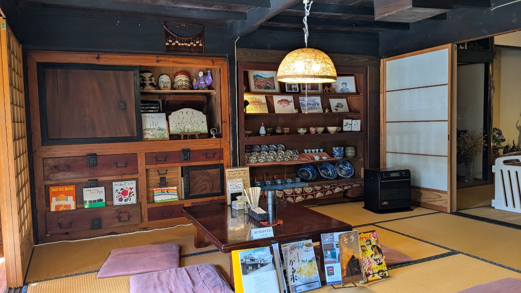 スープカレーのお店の店内の雰囲気